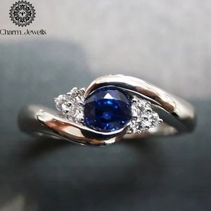 Bague de fiançailles pour femme Charm Jewells en argent plaqué or multi-couches avec moissanite taille coussin, certifiée IGI, sertissage griffe classique, 3g - Product Image 6