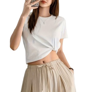 T-shirt décontracté à manches courtes en maille unie pour femme avec logo, écologique et respirant, design compressé, coupe classique - Product Image 4
