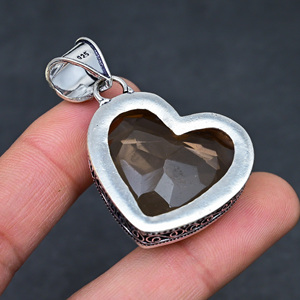 Venta al por mayor de colgantes de plata de ley con citrino dorado natural creado en laboratorio, en forma de corazón, para mujer. - Product Image 3