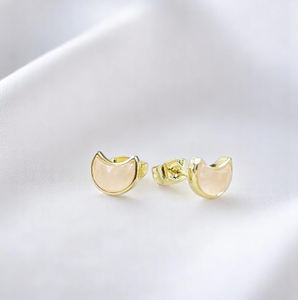 Boucles d'oreilles clous en quartz rose naturel 6x8mm en forme de croissant de lune, en argent sterling 925 plaqué or, serties clos, bijoux de mode pour femmes, vente en gros - Product Image 4