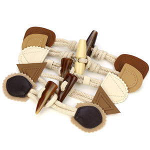 Boutons à bascule en résine brillante de qualité supérieure en polyester, motifs personnalisés cœur, carré, champignon, lavables, pour manteaux – Vente en gros - Product Image 4