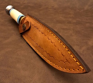 Couteau de chasse et de survie A&M ENTERPRISES fait main en acier inoxydable, lame Bowie à pointe tombante, manche en os, garde en laiton, personnalisable - Product Image 6