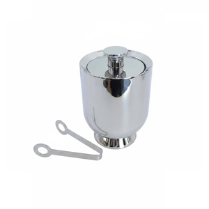 Ensemble de seau à glace en métal poli avec un design élégant inspiré du trombone, un couvercle isotherme assorti et une pince à glace élégante - Product Image 2
