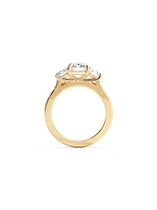 Anillo de compromiso de tres piedras con diamante cultivado en laboratorio de corte radiante – Certificado IGI 2.80 CTTW - Product Image 5