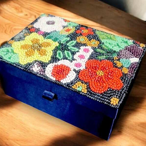 Luxury Green Velvet Jewelry Organizer with Floral Glass Bead Embroidery Handcrafted MDF Gift Box for Boutique - Product Image 5