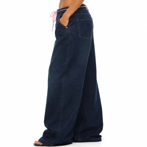 Jeans baggy en denim pour femmes, coupe ample, cordon de serrage rose contrastant, style décontracté, longueur intégrale, tissu en coton, pour femmes. - Product Image 3