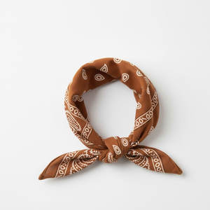 Écharpe bandana très extensible, design tubulaire polyvalent pour plusieurs styles de port et confort tout au long de la journée en extérieur - Product Image 5