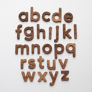 Lettres 3D en bois créatives pour la décoration de la maison lettres de l'alphabet en bois naturel autocollants ABC personnalisés - Product Image 2