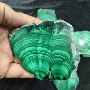 Tranche de malachite verte polie, pierre gemme rayée, spécimen minéral pour la décoration de la maison et du bureau, vente en gros, objet de collection artistique - Product Image 6