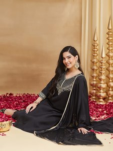 <b>Women</b> Rayon Slub Embroidery <b>Kurta</b> Trouser Dupatta Set With Plain Chinon Scarf Comfortable Ethnic Daily Festive Occasion Fashion - Product Image 4