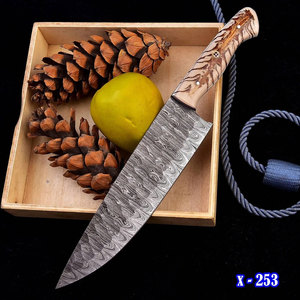 Couteau de chef en acier Damas avec manche en bois et ciseaux personnalisés avec logo imprimé – Élégance et beauté - Product Image 5