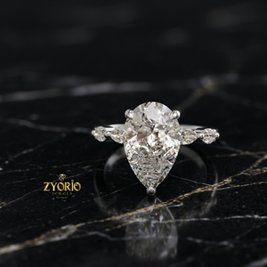 Anillo de Diamante Cultivado en Laboratorio con Corte de Pera, Anillo de Compromiso de Oro de 10K, Anillo de Boda con Piedra Lateral Marquise - Product Image 2