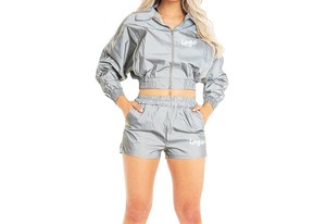 Ensemble veste coupe-vent légère et short en satin de coton/élasthanne personnalisé pour femme – Veste zippée et short à taille élastique, style sportif - Product Image 4