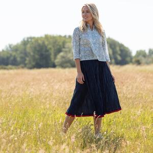 VENTE Haut court KURTA Style 7 Gris œuf et blanc Haut pour femme Haut indien à motifs floraux Haut décontracté Cadeau pour elle - Product Image 1