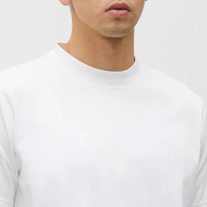 T-shirt noir à col rond pour homme, design classique uni, coupe ample, coton / polyester / prix de gros, tendance, décontracté, à porter tous les jours - Product Image 2