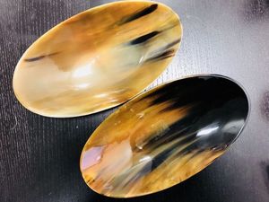 Cuillère en corne avec design rustique fait main, disponible en formes et tailles rondes personnalisables pour servir les aliments, ustensiles de cuisine - Product Image 5