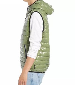 Chaleco Acolchado con Capucha para Hombre, Color Verde Oliva, Cortavientos, de Poliéster, Sin Mangas, Informal, para Otoño, con Cierre de Cremallera - Product Image 2