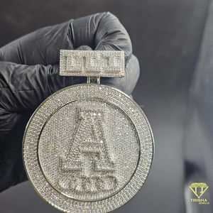 Colgante de lujo con inicial de diamante personalizado en forma de A, con diseño brillante y piedras redondas brillantes para hombre, estilo hip hop. - Product Image 4