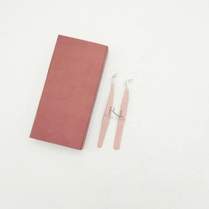 Pince à épiler pour extensions de cils en acier inoxydable, pointe argentée et revêtement poudré rose clair / Double pince à épiler, emballage en boîte cartonnée - Product Image 6