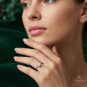 Anillo solitario de diamante cultivado en laboratorio con corte redondo, banda de oro macizo con cuatro puntas cónicas, anillo delicado para uso diario para chicas, anillo de promesa - Product Image 1