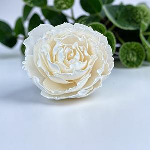 Flores de Madera Sola Hechas a Mano, Sostenibles, Clásicas, Color Marfil, Tamaño: 8.5 CM, Varilla de Fibra de Planta de Sesbania de Tailandia - Product Image 5