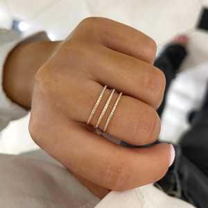 Anillos Apilables de Oro Sólido de 14K y 18K Personalizados con Tres Hileras de Diamantes Cultivados en Laboratorio, Anillos de Boda Minimalistas, Delicados y Elegantes, Venta al Por Mayor - Product Image 6