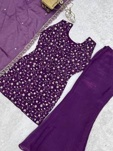 Conjunto sharara de seda crujiente con bordado de lentejuelas, forro de algodón, mangas largas y dupatta a juego para un atuendo étnico elegante. - Product Image 3