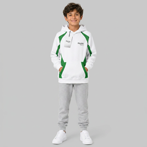 Sudadera premium para niños que ofrece calidez, durabilidad, comodidad y estilo para la escuela, deportes, aventuras al aire libre, viajes y uso casual. - Product Image 4