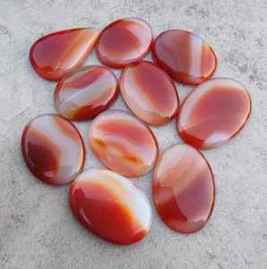 Cabochons en onyx naturel Sard, taille marquise, dos plat, vente en gros, MOQ 15 pièces, pierres précieuses calibrées, certifiées par un tiers - Product Image 1