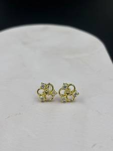 Boucles d'oreilles clous classiques en argent sterling 925 avec zircon, plaqué or 18 carats, motif ajouré, bijoux en gros - Product Image 5