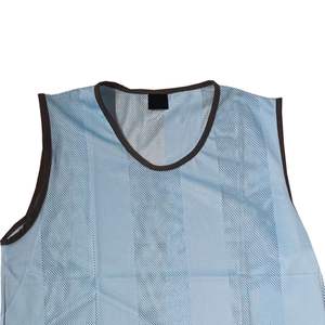 Maillots d'entraînement de football en mesh à sublimation tendance 2026 – Personnalisez les dossards de football pour jeunes, maillots de sport et gilets d'équipe avec logo sur mesure - Product Image 6