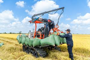 HOT 2025 HOGICO 2017/PLUS 80HP 4WD TRUCK CRAWLER Nuevo vehículo agrícola duradero de alta calidad Potente rendimiento Caja de cambios - Product Image 5