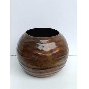 Elegante Florero Moderno de Aluminio Pulido - Base Antideslizante Hecha a Mano, Ligera y Duradera, para Bodas, Hogar/Oficina, Mesa o Suelo - Product Image 5