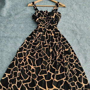 Robe longue élégante et sexy pour femme, à manches courtes, alliant parfaitement élégance, confort et style décontracté ou formel pour diverses occasions, en soie maxi. - Product Image 4