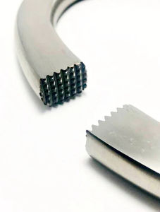 Testeur de sensibilité des sabots à col de cygne pour vétérinaires et ferrailleurs, en acier inoxydable robuste, outil équin pour des vérifications précises de la sensibilité des sabots - Product Image 4