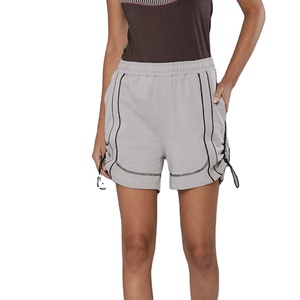 Shorts de sport d'été en polyester 100% personnalisés pour femmes, vêtements de sport décontractés, avec poches - Product Image 1