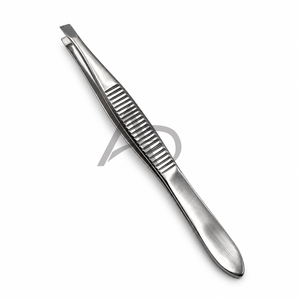 Pince à épiler sourcils en acier inoxydable argenté à pointe inclinée, précision classique, avec poignée antidérapante à picots - Product Image 1
