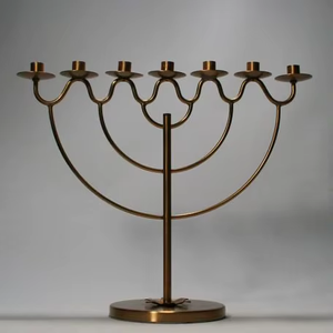 UNICORN HANDICRAFTS Menorah en laiton, chandelier à 7 bougies, support de bougies en métal durable, écologique, fait main, décoration d'intérieur - Product Image 5