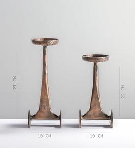 Candelabro de Metal Hecho a Mano, Forma Cilíndrica, Decoración del Hogar, Acabado Rústico en Bronce - Product Image 2