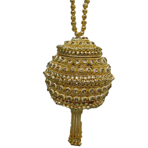 Sac de soirée à rabat en maille métallique en laiton avec porte-monnaie en pierre et bandoulière métallique, capacité compacte - Lowellcraft.com - Product Image 1