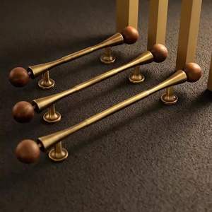 Poignée de porte en laiton de style victorien, design baroque, poignée de porte de manoir historique, style édouardien - Product Image 1