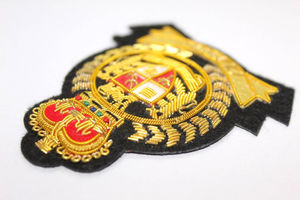 Insignias Bordadas a Mano con Hilo Metálico, Bordado de Alta Calidad en Tela Twill, Colores Personalizados, Logotipo Personalizado, Forma Personalizada, Precio Muy Bajo, OEM/ODM - Product Image 4