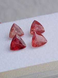 Haram Gems Art - Piedra Preciosa Natural de Piedra del Sol de Oregón, Corte Trillón, 6x6 mm, Facetada, 0.50-0.60 Quilates, para Joyería - Product Image 1