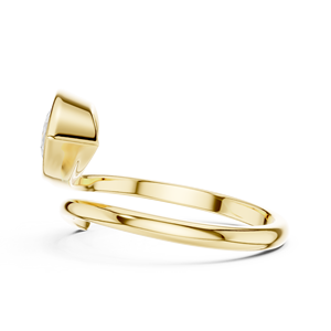 Anillo Solitario con Diamante Corte Pera en Oro Amarillo, Anillo de Compromiso Clásico para Mujer, Anillo Solitario Elegante en Oro Amarillo - Product Image 4