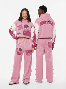 Conjunto Deportivo Unisex Informal con Sudadera de Cuello Redondo y Pantalones con Estampado Gráfico de Llamas y Logotipos, Diseño Urbano, Mezcla de Algodón Suave - Product Image 2