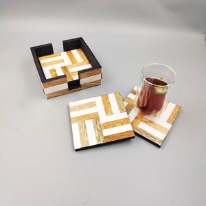 Ensemble de sous-verres carrés en bois avec boîte de rangement, design classique, tapis antidérapants pour la décoration de la table de cuisine - Product Image 3