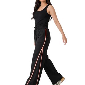 Pantalon de survêtement noir pour femme à jambes larges avec bandes latérales blanches, taille élastique, décontracté, vêtements de sport, fournisseur de vêtements personnalisés en gros - Product Image 5