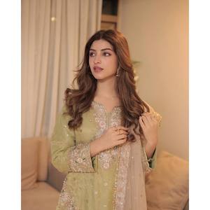 Ensemble haut et bas de soirée de créateur avec dupatta, taille XL - pour des tenues élégantes - Product Image 4