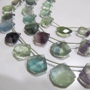 Perles de Fluorite Verte Naturelle Multicolore Hexagonales Facettées Briolette 11-12mm - Product Image 3