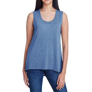 Camiseta sin mangas acanalada básica de alta calidad, personalizada para mujer, para deportes, yoga y fitness. - Product Image 2